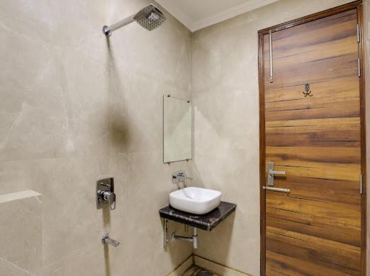 Peacefulhuts Premium 3bhk Near Airport And Manipal Hospital Apartment *